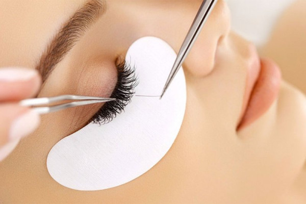 Реклама наращивания ресниц: тексты и слоганы